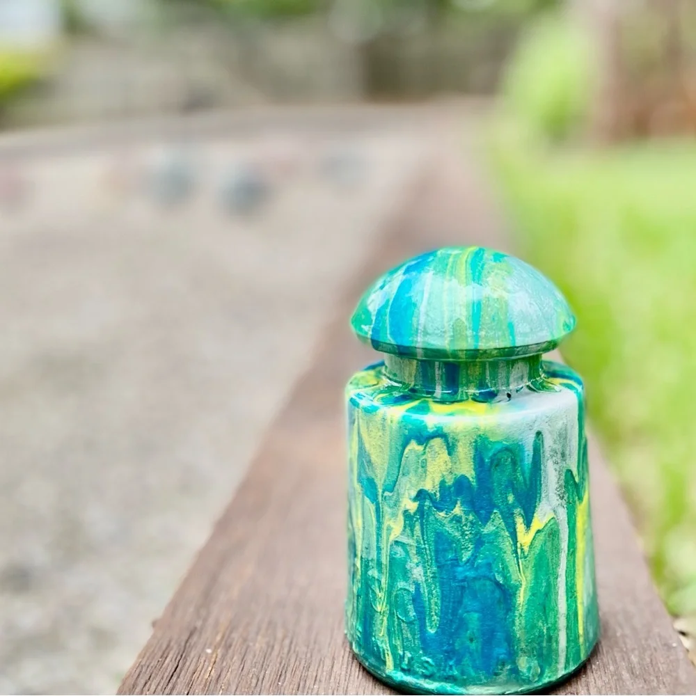 Yard Art / Home Decor / Garden / Bocce Ball Court Markers ~Vintage Insulators - Picture 7 of 9